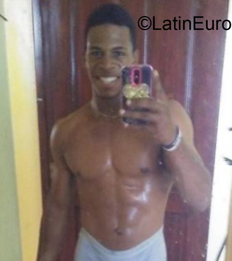 Date this foxy Dominican Republic man Juan from Santo Domingo DO36131