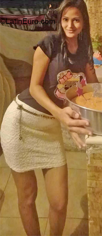 Date this stunning Venezuela girl Carolina from Ciudad Guayana VE2733