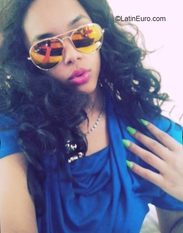 Date this sultry Dominican Republic girl Elizaberh from San cristobal DO36215