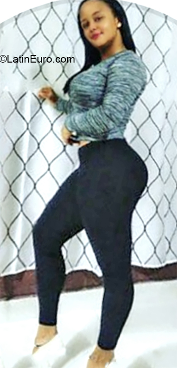 Date this young Dominican Republic girl Yafreisie from La Romana DO36237
