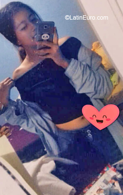 Date this good-looking Mexico girl Gabriela from Rio Bravo MX1705