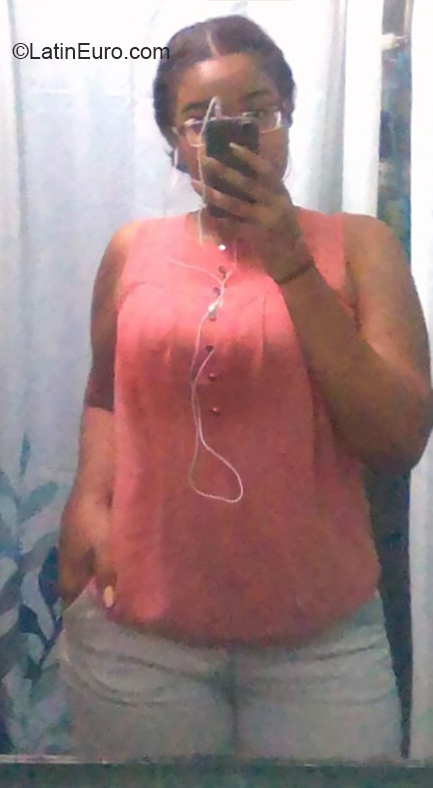 Date this fun Venezuela girl Aksra from Caracas VE2745