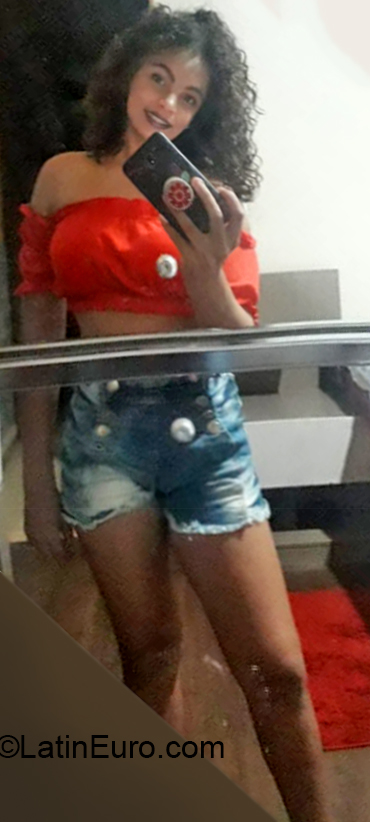 Date this georgeous Brazil girl Isabela from Porto Alegre BR10940