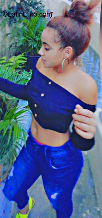 Date this cute Dominican Republic girl Karol from La Vega DO36415