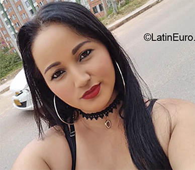 Date this stunning Colombia girl Ingrid from Bucaramanga CO26219