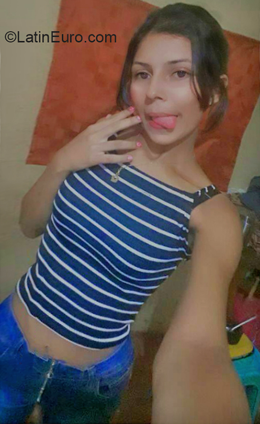 Date this tall Venezuela girl Angelicadreams from Bolivar VE2767