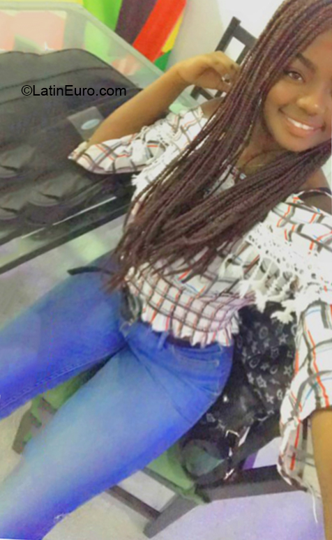 Date this lovely Dominican Republic girl Abigail from San Pedro De Macoris DO36478