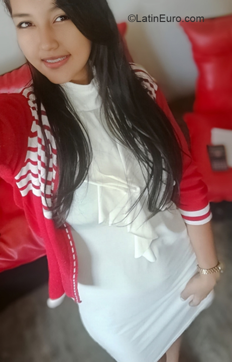Date this attractive Venezuela girl Marielys from Caracas VE2773