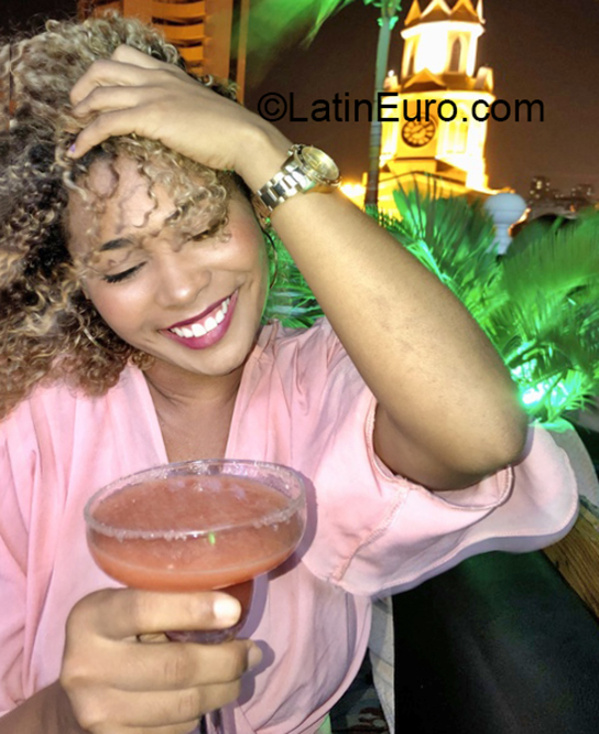 Date this tall Colombia girl Valentina from Cartagena CO29284