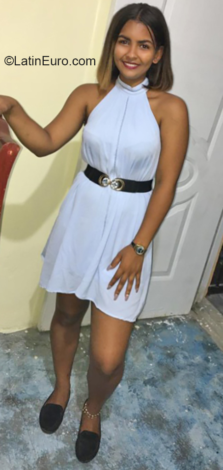Date this charming Dominican Republic girl Samantha from San Cristobal DO36690