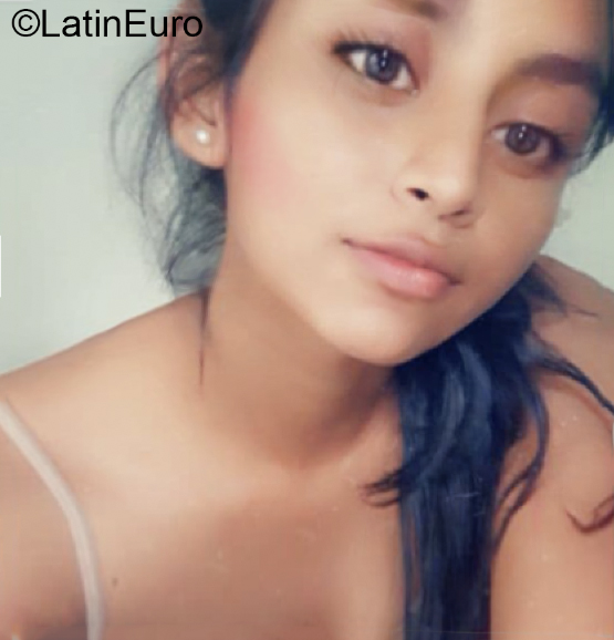 Date this athletic El Salvador girl Eunice from San Salvador SV101