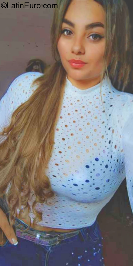 Date this hard body Colombia girl Paula from Pereira CO26379