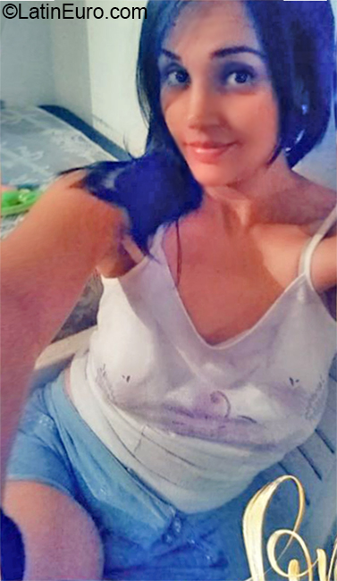 Date this sultry Venezuela girl Karen from Caracas VE2901