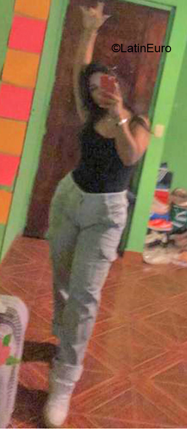 Date this nice looking Peru girl Ariana from Lima PE1469