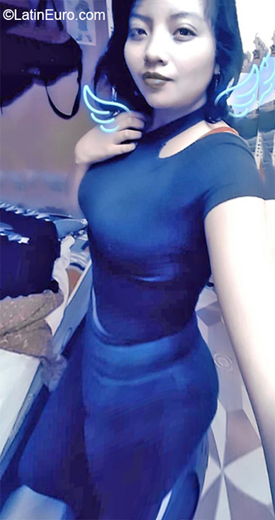 Date this charming Ecuador girl Andrea from Quito EC402