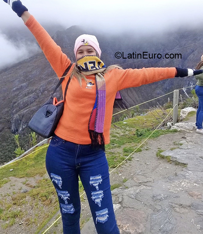 Date this sultry Venezuela girl Andrea from Cabimas VE2874