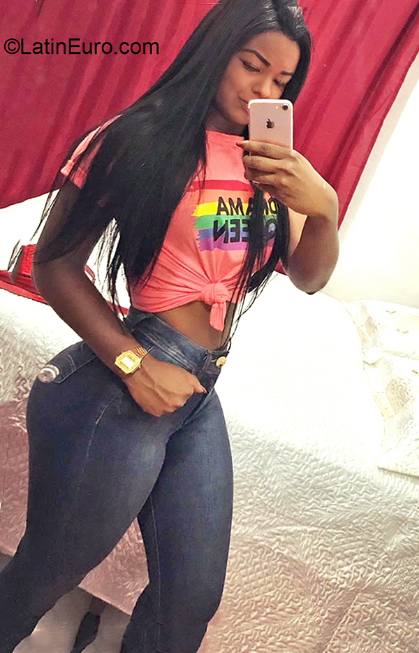Date this georgeous Brazil girl Thais from Rio de Janeiro BR11006