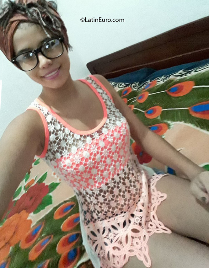 Date this hard body Colombia girl Julia from Bucaramanga CO26659