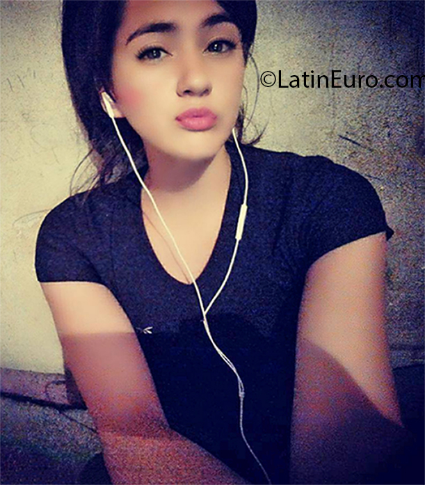 Date this athletic Argentina girl Sofia from Pocito AR318