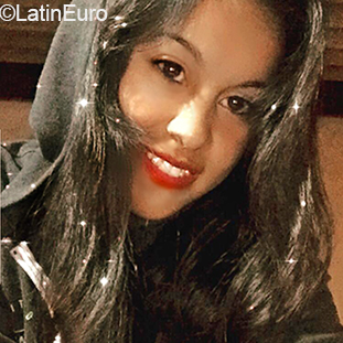 Date this attractive Argentina girl Dai from Buenos Aires AR335