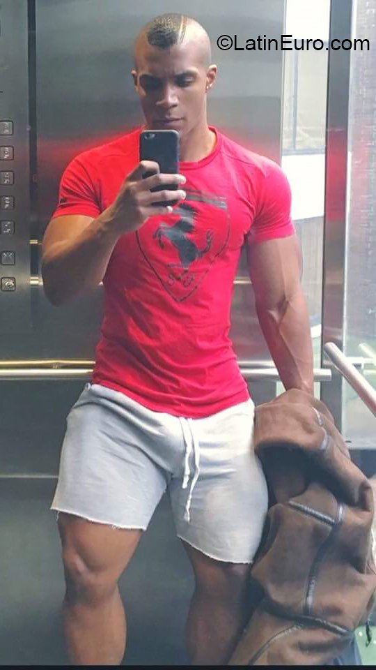 Date this stunning Colombia man Cory from Cali CO26822