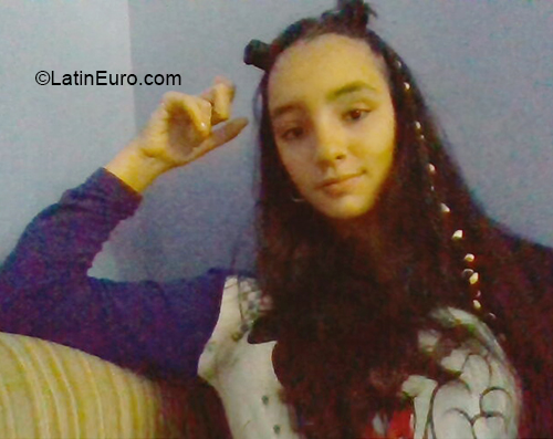 Date this athletic Uruguay girl Lucia from Montevideo UY44