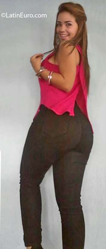 Date this hot Venezuela girl Xiomara from Barinas VE3033