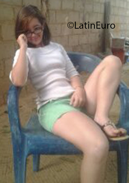 Date this foxy Venezuela girl Angela from Maracaibo VE3041