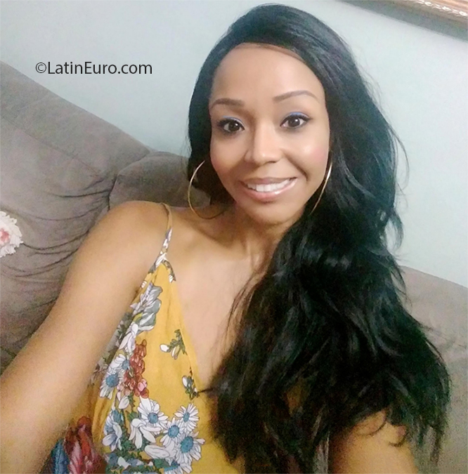 Date this happy Brazil girl Jaqueline from Rio De Janeiro BR12427