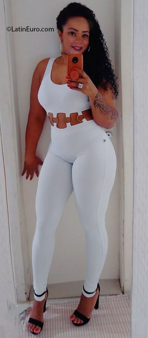 Date this stunning Brazil girl Cassia from Sao Paulo BR11080