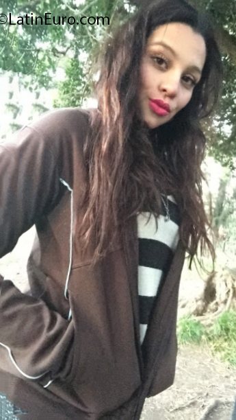 Date this exotic Argentina girl Julieta from Buenos Aires AR366