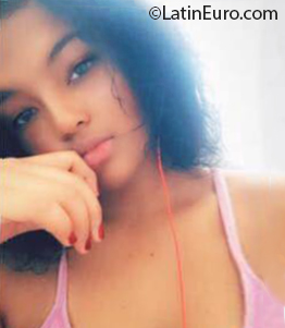 Date this happy Dominican Republic girl Manelik from La romana DO37773