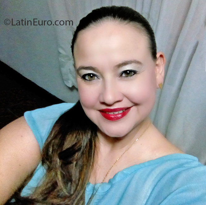 Date this hard body Colombia girl Ana from Cucuta CO27085