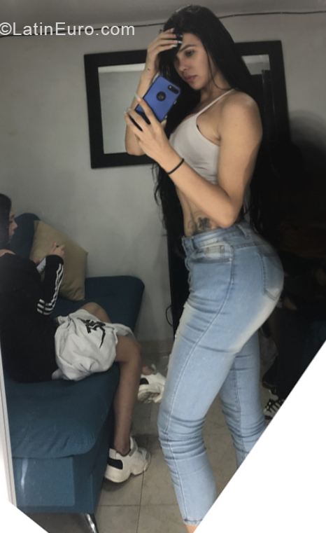 Date this cute Colombia girl Brianna from Medellín CO33857