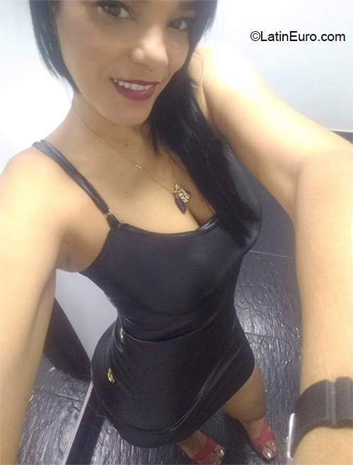 Date this cute Colombia girl Karina from Bucaramanga CO27272