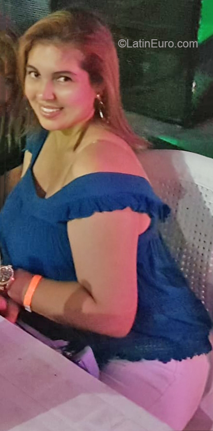 Date this good-looking Costa Rica girl Cindy from San Jose CR390