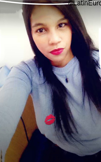 Date this foxy Venezuela girl Mimi from Caracas VE3523