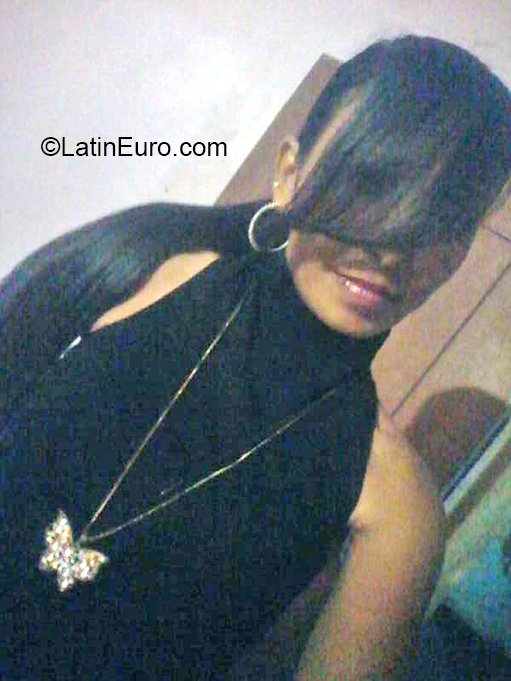 Date this sensual Venezuela girl Paola from Maracaibo VE3223