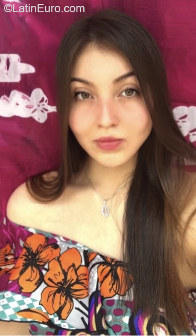 Date this voluptuous Ecuador girl Dani from Machala EC506