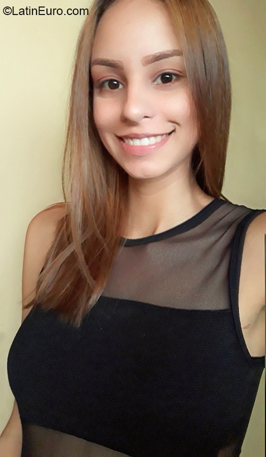 Date this gorgeous Venezuela girl Remar from Barinas VE3247