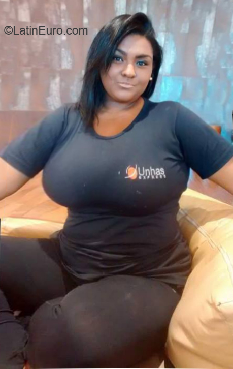 Date this athletic Brazil girl Louisy from Rio de Janeiro BR11174