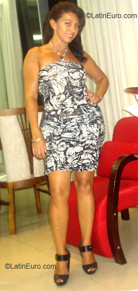 Date this pretty Brazil girl Janyna from Governador Valadares BR11185