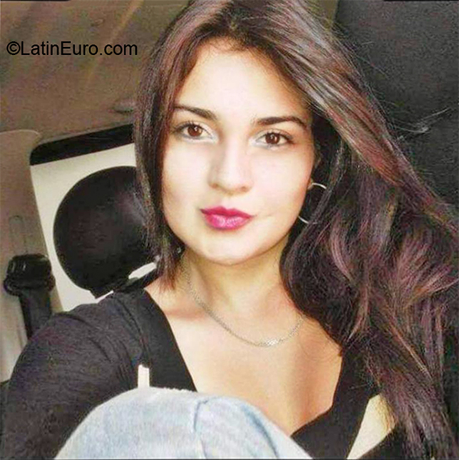 Date this hard body Colombia girl Dayana from Cucuta CO27860