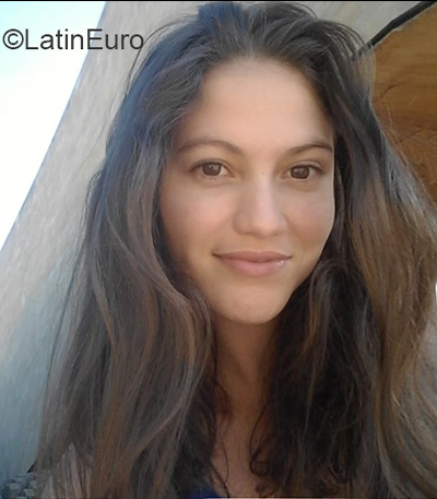 Date this passionate Colombia girl Kari from Cucuta CO27928