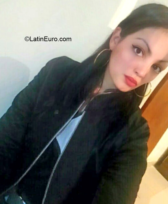 Date this stunning Argentina girl Solange from Puerto Madryn AR470
