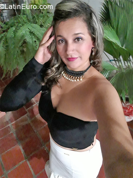 Date this cute Colombia girl Yuli from Cucuta CO28075