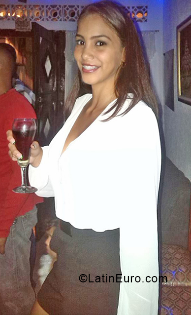 Date this sensual Venezuela girl Oriana from Caracas VE3370