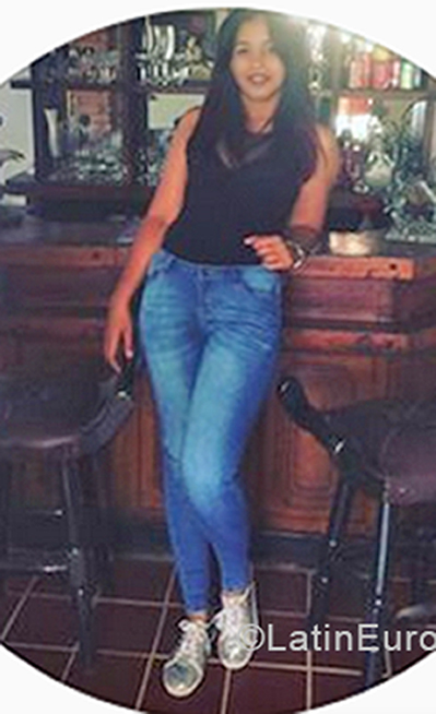 Date this hard body Dominican Republic girl Cleudys Franesca from La Vega DO38540