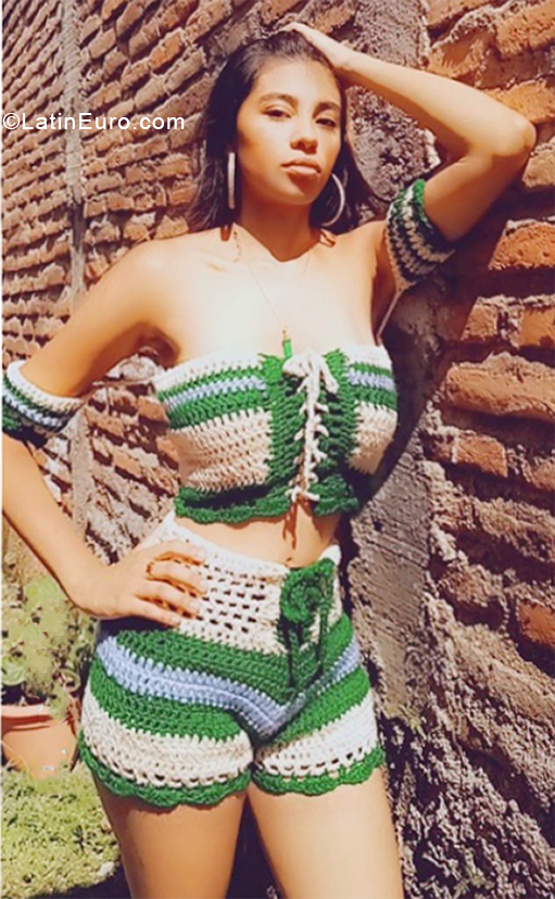 Date this beautiful Honduras girl Evelin from Tegucigalpa HN2826