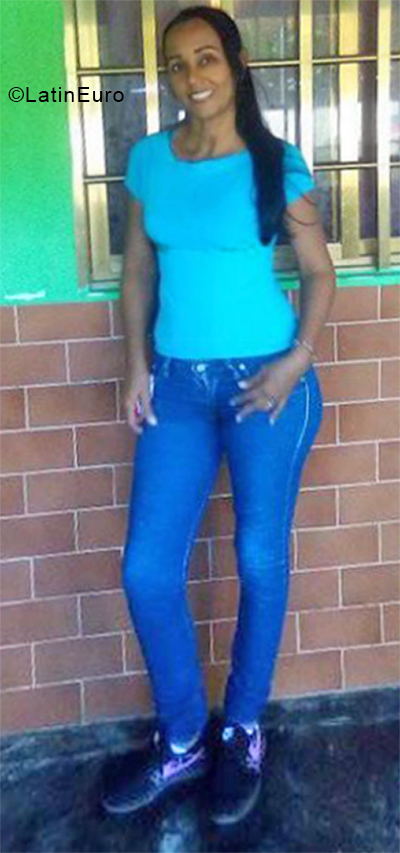Date this good-looking Venezuela girl Alejandra from Ribero VE3445